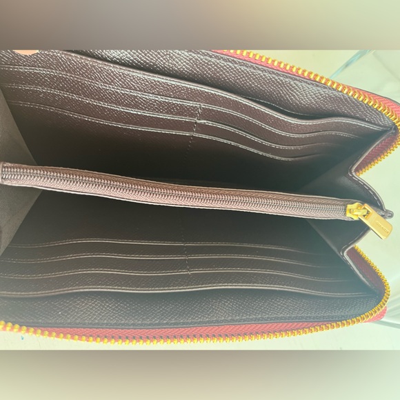 COACH Accordion Zip Wallet - Picture 11 of 12
